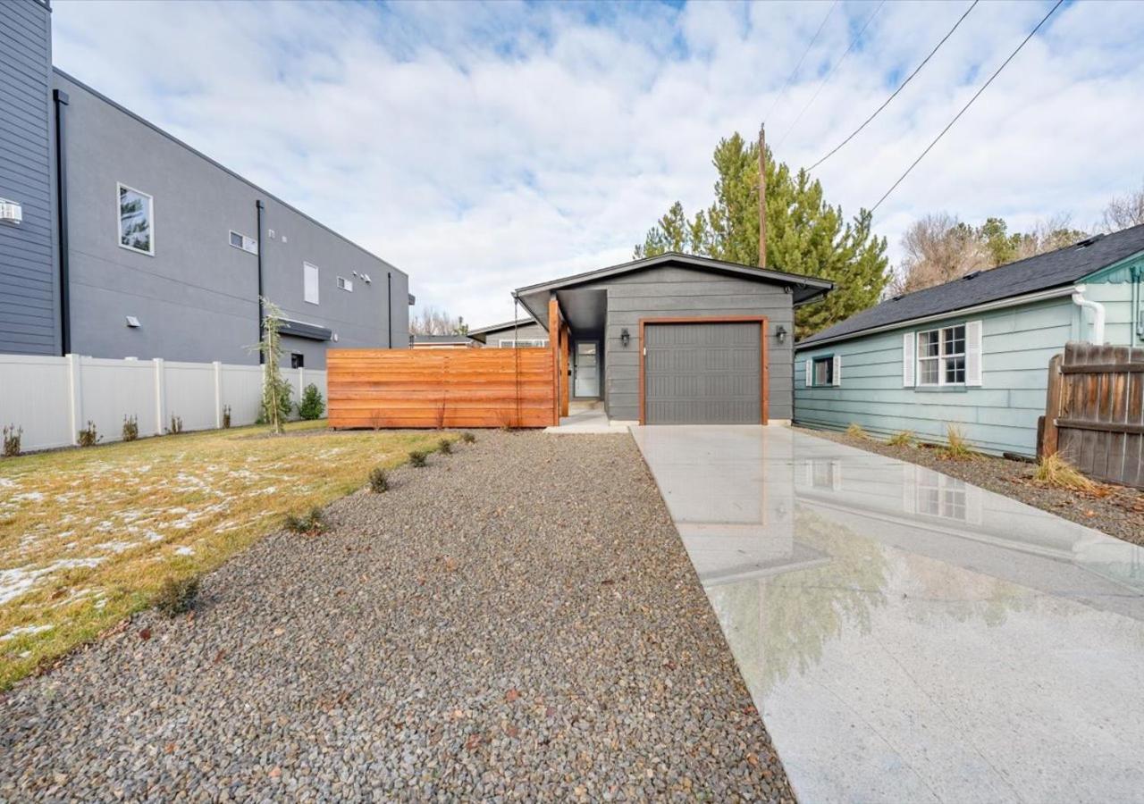 Mid Century Modern Boise-River Bungalow W/ Hot Tub エクステリア 写真