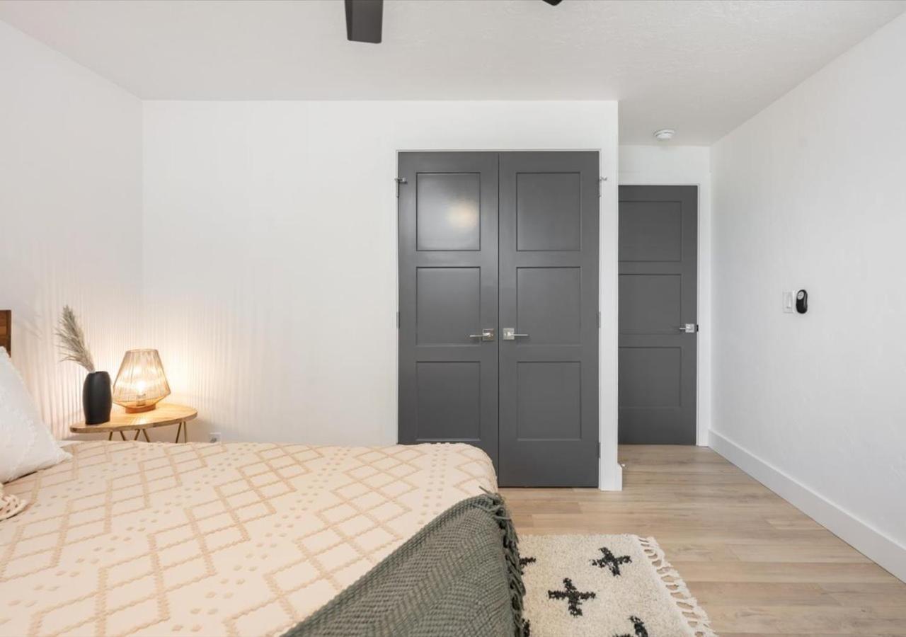 Mid Century Modern Boise-River Bungalow W/ Hot Tub エクステリア 写真