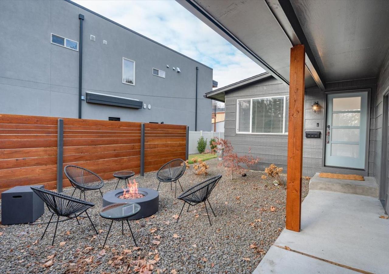 Mid Century Modern Boise-River Bungalow W/ Hot Tub エクステリア 写真